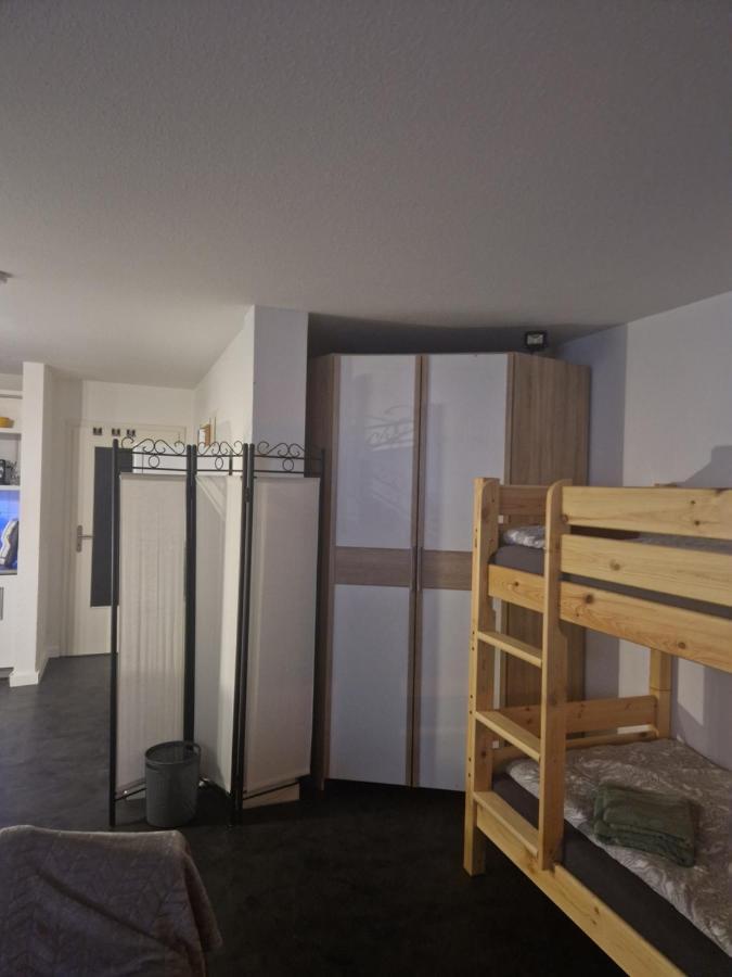 Souterrain-Wohnung Mit Kostenlosem Stellplatz Leipzig Exterior photo