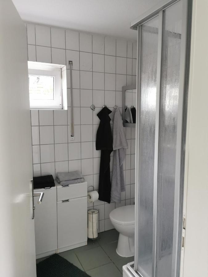 Souterrain-Wohnung Mit Kostenlosem Stellplatz Leipzig Exterior photo